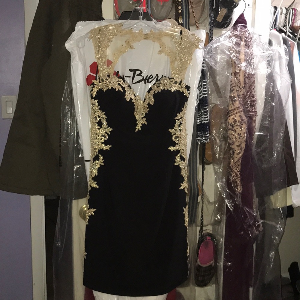 Worn once for homecoming